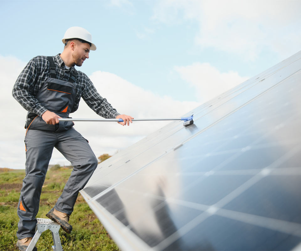 Mantenimiento paneles solares y termos electricos